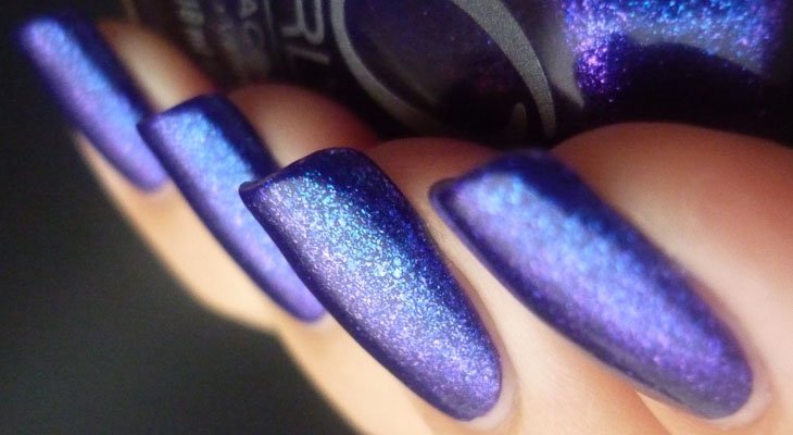 Hundreds of great shades to your fingertips